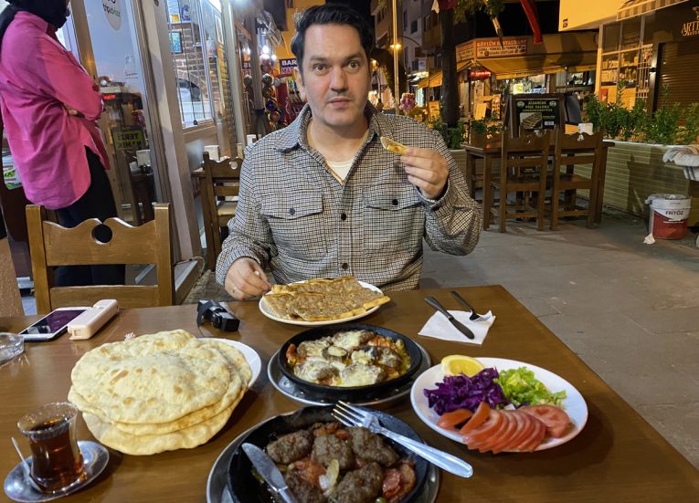 Restaurants-Selcuk-Seyahat-Izmir-Road-Trip-in-Turkey